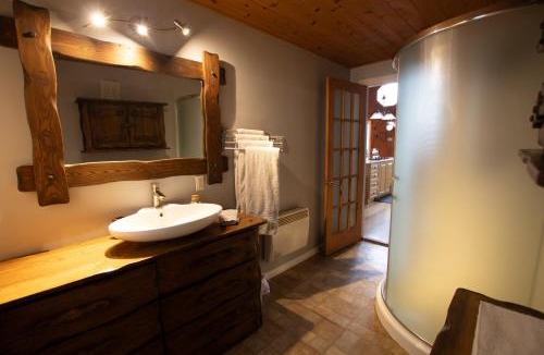 Plaisance Ski Chalet | Peaceful Waterfont Cottage - Quebec