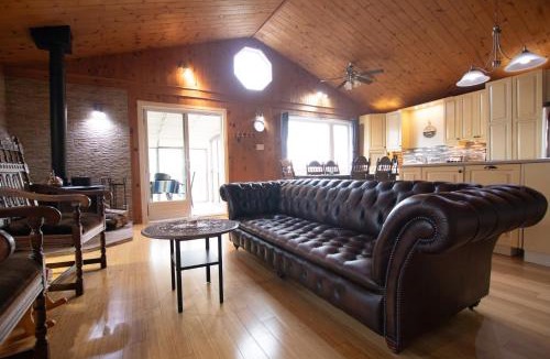Plaisance Ski Chalet | Peaceful Waterfont Cottage - Quebec