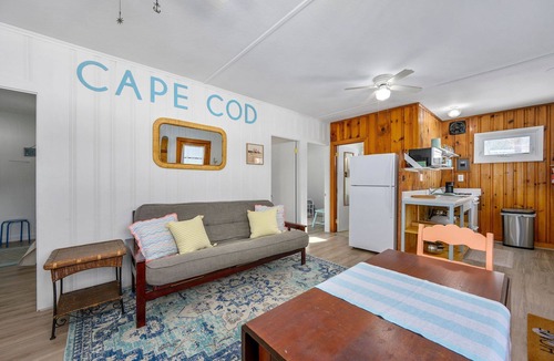 Silver Beach Cottage | Peaceful Waterfront Cottage with Pond Views