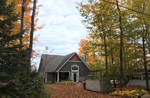 Eugenia Cottage | Peaceful waterfront family cottage on Lake Eugenia