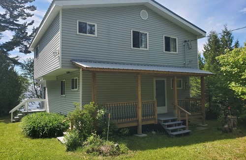 Algoma District Cottage | Peaceful Waterfront Cottage - minutes to beach