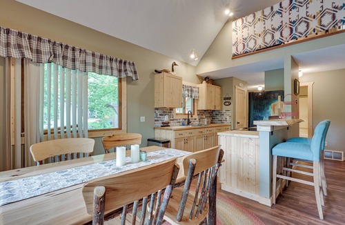 Alger Cabin | Peaceful Waterfront Cabin on Tittabawassee River!