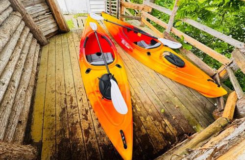 Sutton House | Peaceful Waterfront Cottage on Georgina