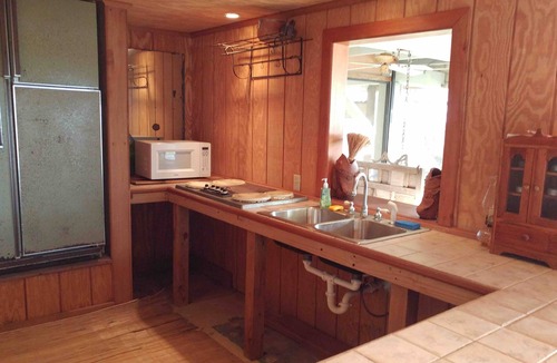 Old Homosassa House | Peaceful Waterfront Home, Daily Sunset, Dock, 3 Min to Boat ramp & Gulf Access