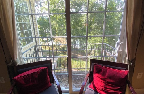 Anderson House | Peaceful waterfront lake living!