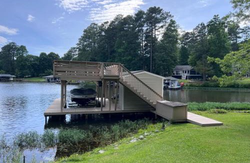 Henrico House | Peaceful, Waterfront, Lake Gaston, 3 King Bed, Water Toys, Firepit