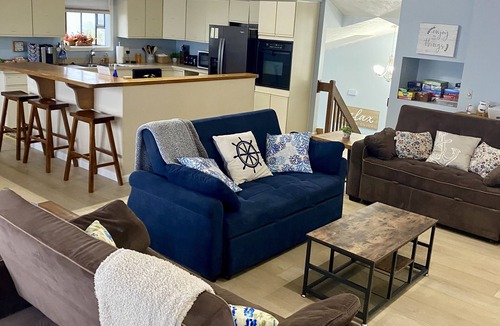 North Greece House | Peaceful Waterfront Retreat Near Rochester