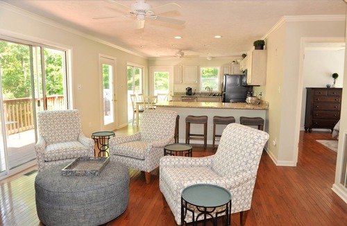 Wise House | Peaceful Waterfront Retreat!