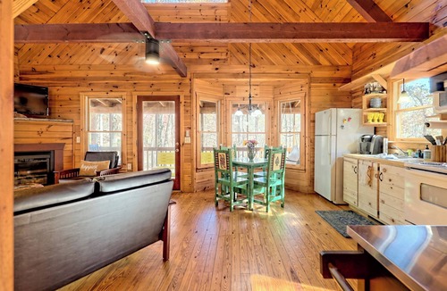 Demorest Cabin | Peaceful Waters Ridge on the Soque River