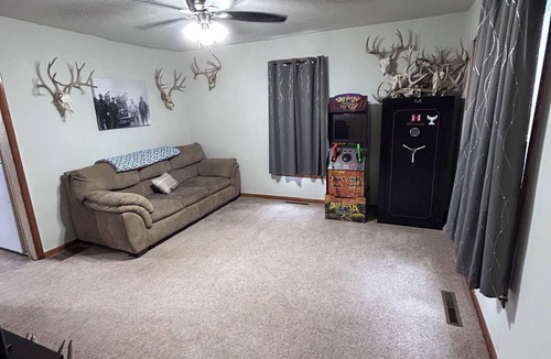 Springdale Other | Peaceful working farmhouse near Ord Ne.