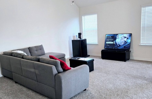 Lincoln Park House | Peaceful, Zen and Private Escape in Aubreynn