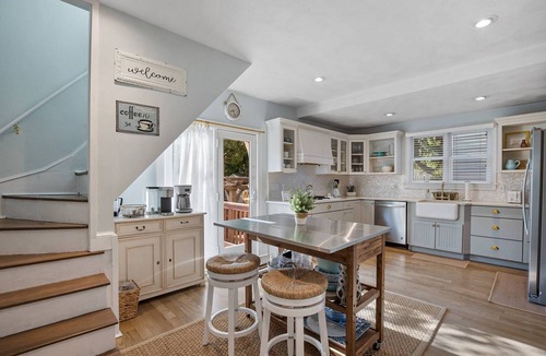 Cape Charles House | Peach Perfect - Chesapeake Properties