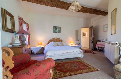 Sauzet Bed & Breakfast | Peach room with Pool and Garden