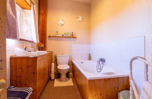 Sauzet Bed & Breakfast | Peach room with Pool and Garden