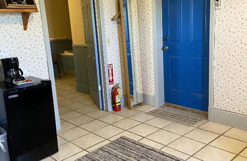 Alto Pass House | Peachbarn Winery & Cafe