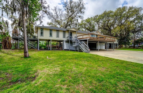 Brazoria House | Peaches Retreat on the San Bernard River