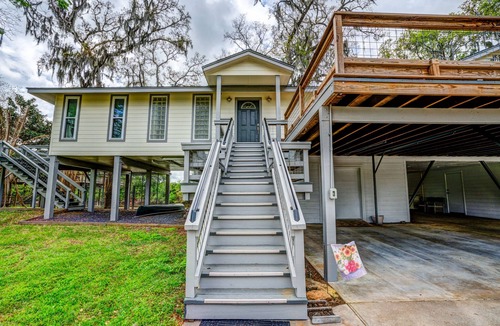 Brazoria House | Peaches Retreat on the San Bernard River
