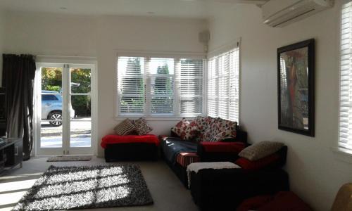 Hamilton East Villa | Peachgrove