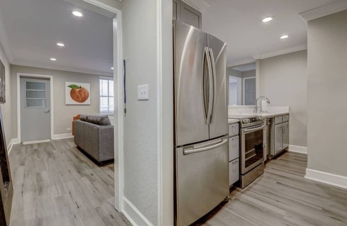 Downtown Atlanta Condo | Peachtree Center Condo in Downtown w/Balcony