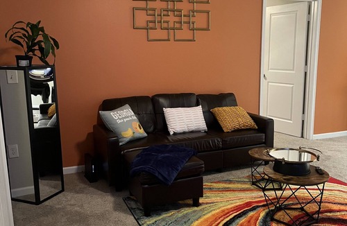 Briarcliff Heights Apartment | Peachy Getaway | North Buckhead Gem