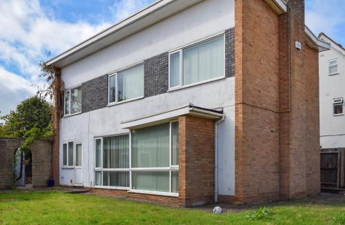 Kenilworth House | Peacock House