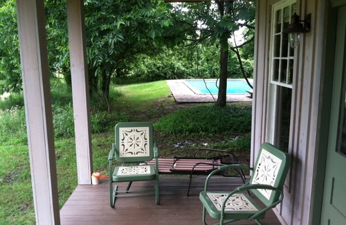 Shaw Cottage | Peacock in the Delta/Private cottage on prettiest farm in Mississippi Delta