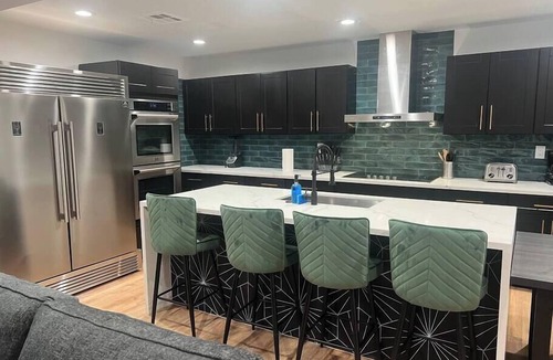 North Las Vegas House | Peacock Inn 8 Bdr X 4 Bth 14 Bds