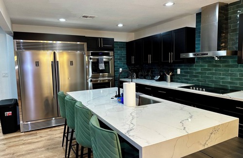North Las Vegas House | Peacock Inn 8 Bdr X 4 Bth 14 Bds
