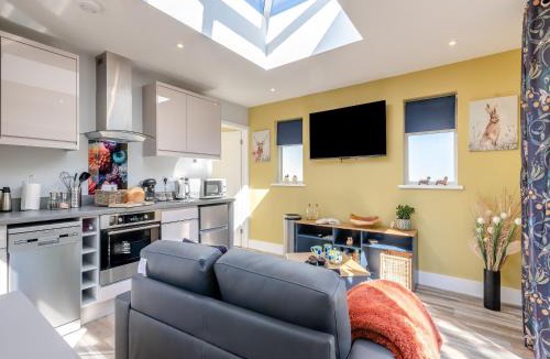 Thurlton House | Peacock Lodge