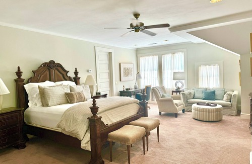 Eastman Bed & Breakfast | Peacock Place