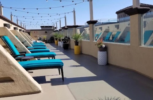 Anaheim Resort Apartment | Peacock Suites