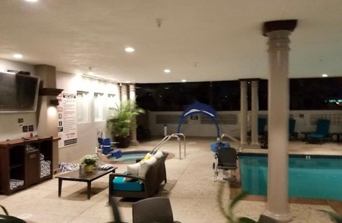 Anaheim Resort Apartment | Peacock Suites