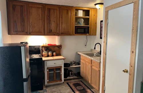 Texarkana Cottage | Peacocks and Privacy