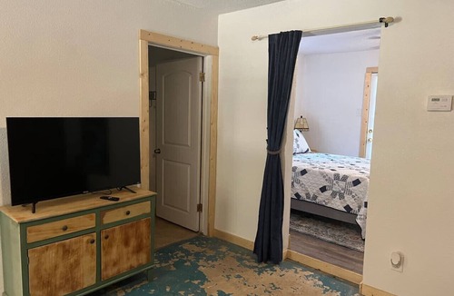 Texarkana Cottage | Peacocks and Privacy