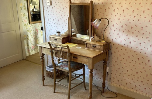 Ely Bed & Breakfast | Peacocks Tearoom and Fine B&B