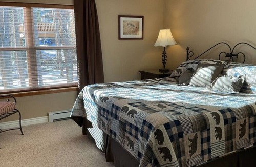 Boulder Ridge House | Peak 8 Convenience and Private Hot Tub