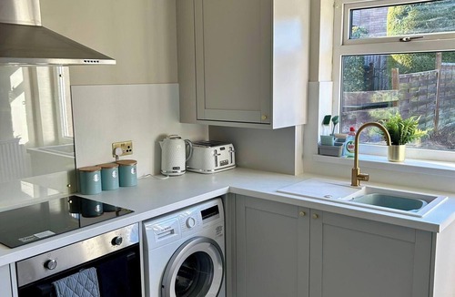 Chesterfield House | Peak District - 2 Beds - Sleeps 4 - Pet Friendly