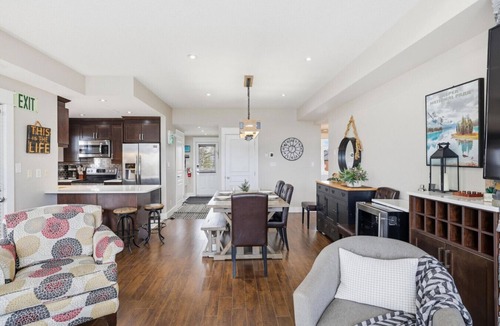 The Blue Mountains Condo | Peak Paradise: Hot Tub + Steps to Slopes