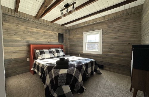 Blodgett Mills Apartment | Peak's Paradise