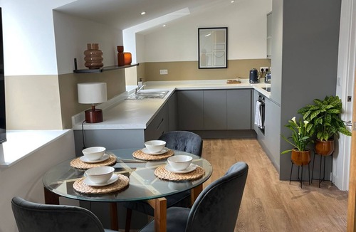 Leek Apartment | Peak Willow Apartments