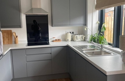 Leek Apartment | Peak Willow Apartments