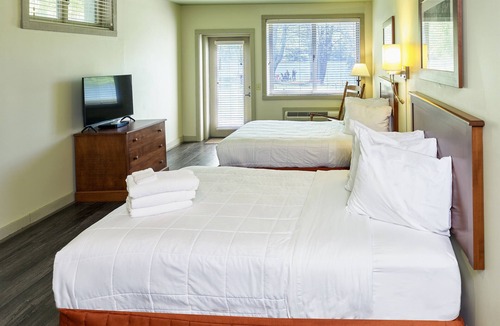 Peaks Cabin | Peaks of Otter Lodge
