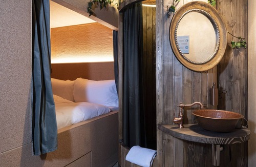 Saint-Ursanne Hotel | Peanut Medieval Lodge