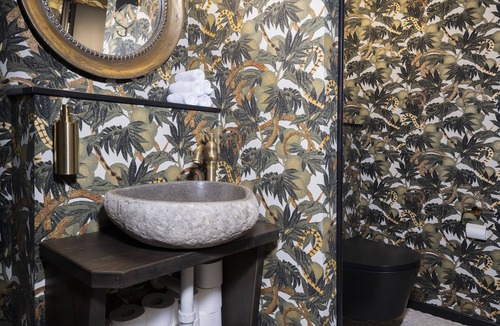 Saint-Ursanne Hotel | Peanut Medieval Lodge