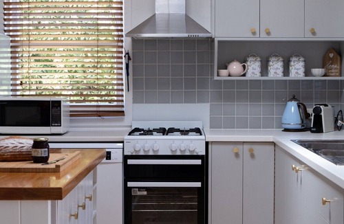 Apollo Bay Cottage | Pear Tree Cottage - Apollo Bay