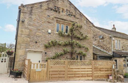 Barnoldswick House | Pear Tree Cottage at Hey Farm