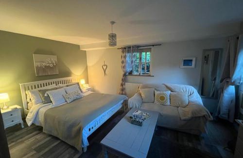 Felton House | Pear Tree Cottage Courtyard