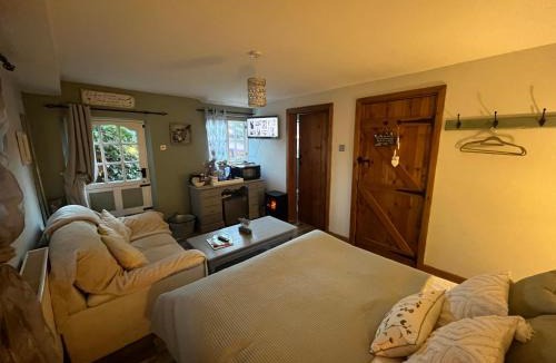 Felton House | Pear Tree Cottage Courtyard