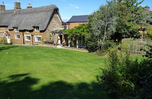 Moreton Pinkney Bed & Breakfast | Pear Tree Cottage