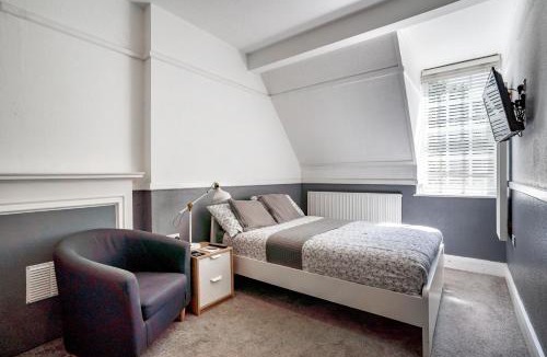 Cole Green Hotel | Pear Tree Inn